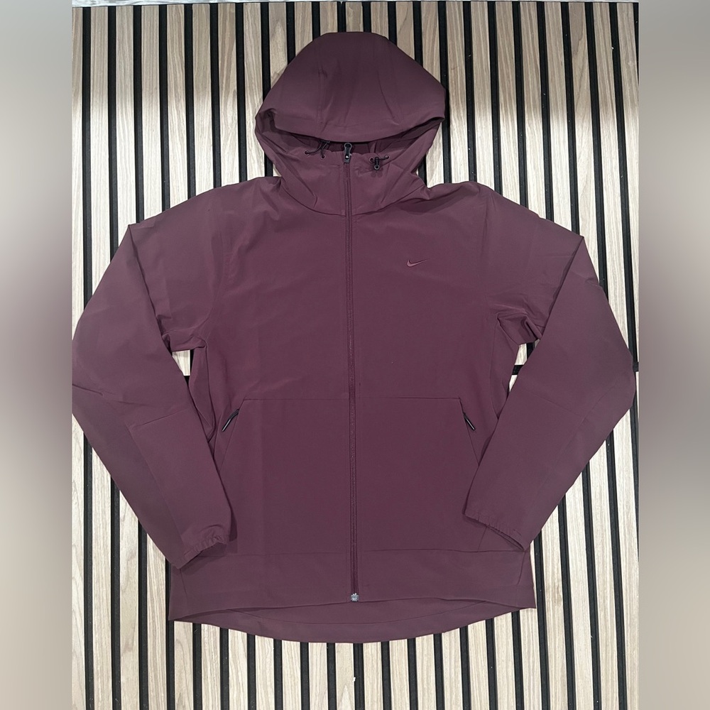 Nike Unlimited Repel Versatile Hooded Jacket Burgundy Men’s Medium FB7551-652